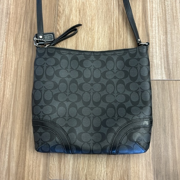 Coach Crossbody Purse - Picture 2 of 4